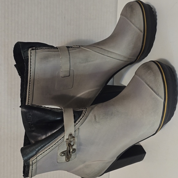 Sorel Women's 6.5 Medina Gray Blac Rubber 4" Heel Platform Waterproof Rain Boots - Picture 1 of 9